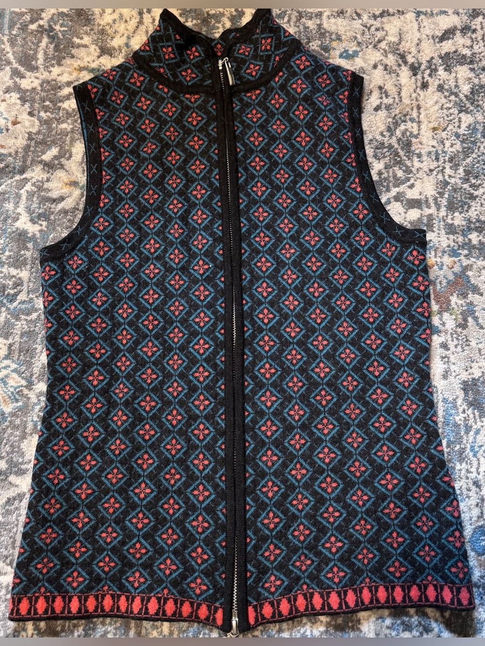 Neve 100% Merino wool zip up vest